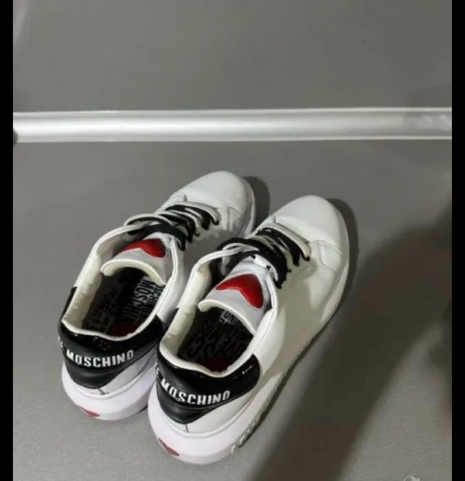 Love Moschino оригинални сникърси 39 размер