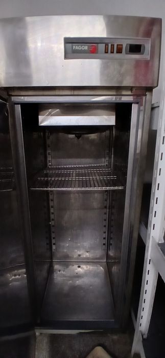 Професионално кухненско оборудване.