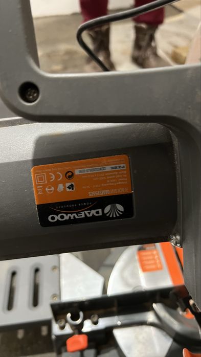 Настолен циркуляр DAEWOO