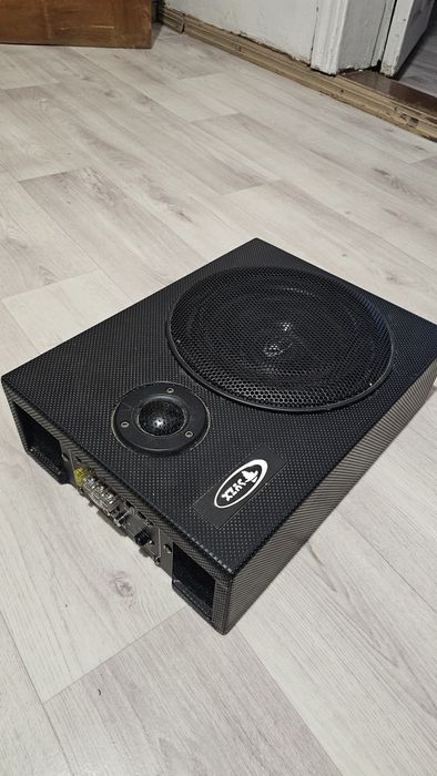 Продам сабвуфер в авто