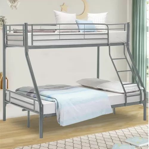 Pat metalic supraetajat pt.3 persoane Nou cu saltele Noi