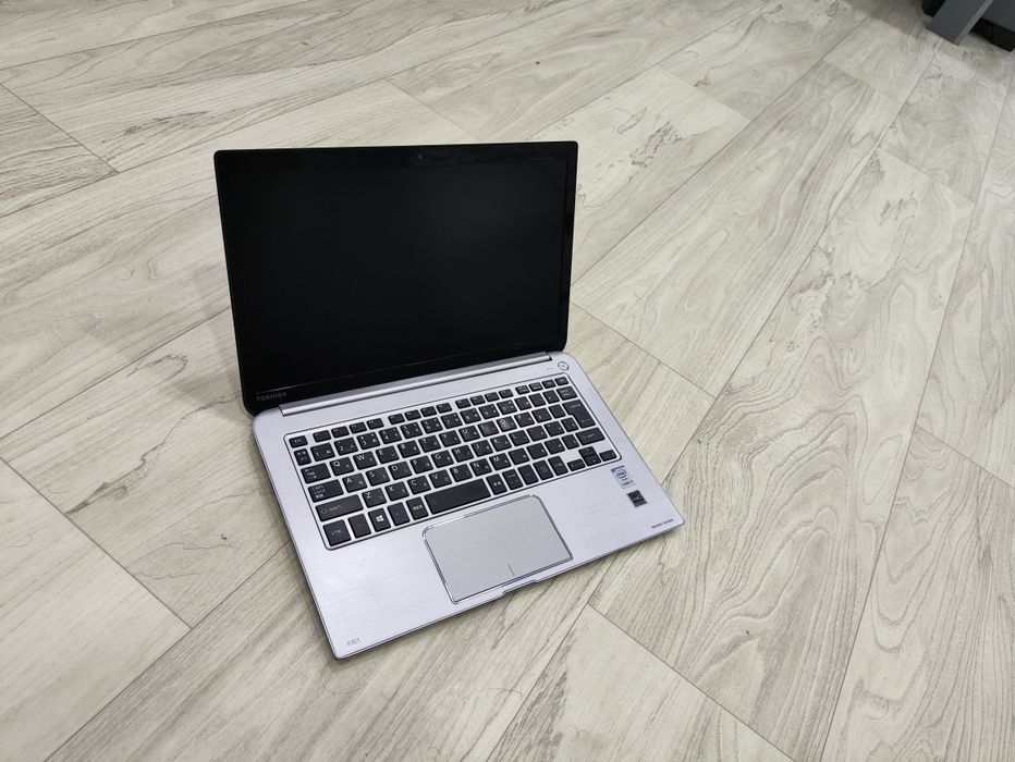 Toshiba Dynabook I7 8/256Gb