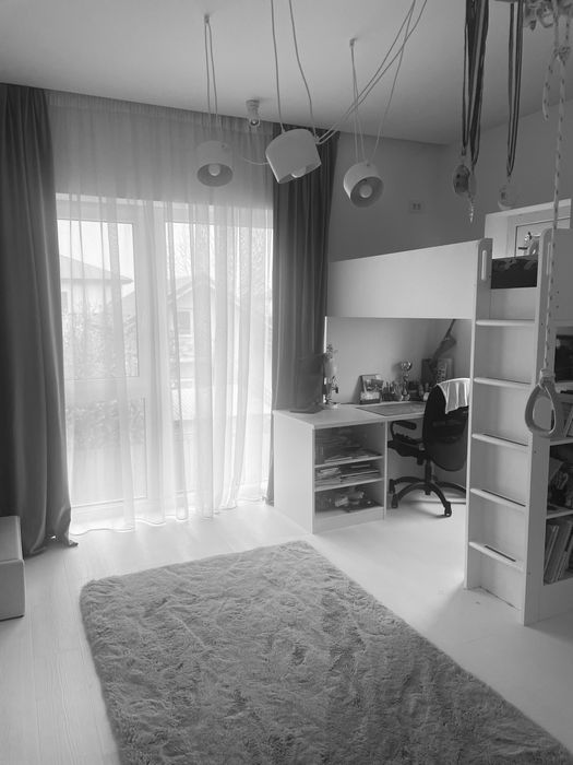 IKEA SMÅSTAD-Pat supraetakat, alb/cu birou cu 2 poliţe, 90x200 cm,saltea inclusa
