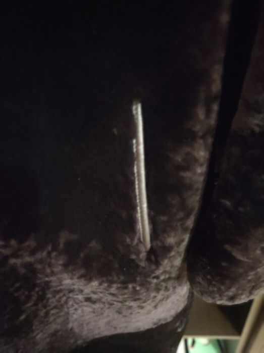 Продаю женскую шубу.