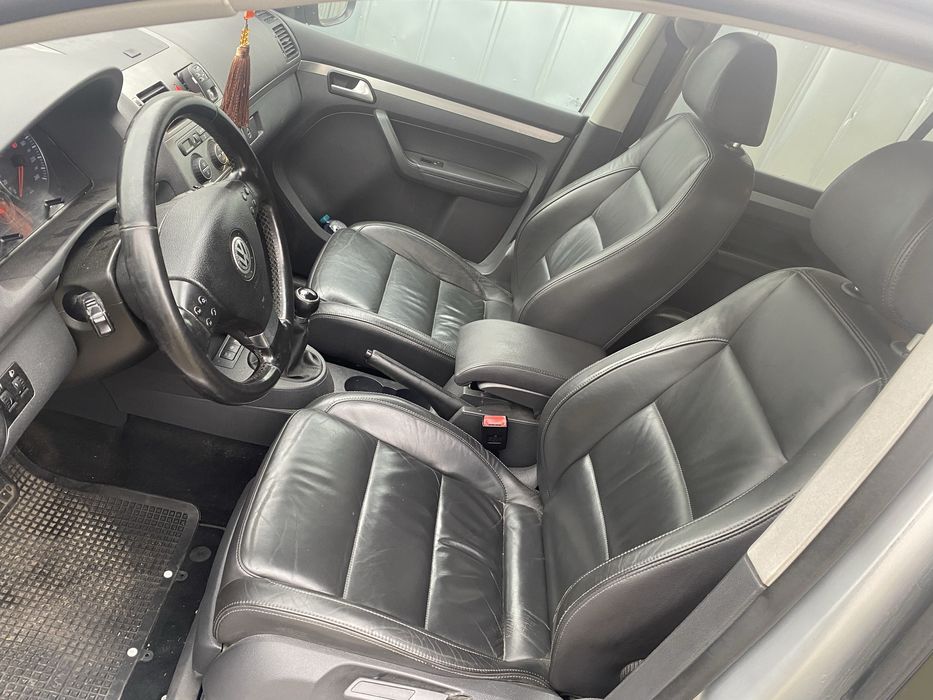 VW Touran 2.0TDI 140 к.с Facelift на ЧАСТИ