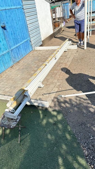 Продам навесной карниз