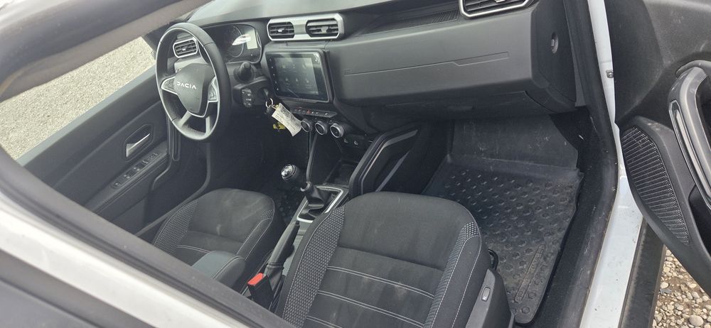 Dacia Duster Avariat 4x4  fab 2024 luna 6 Prestige  Diesel