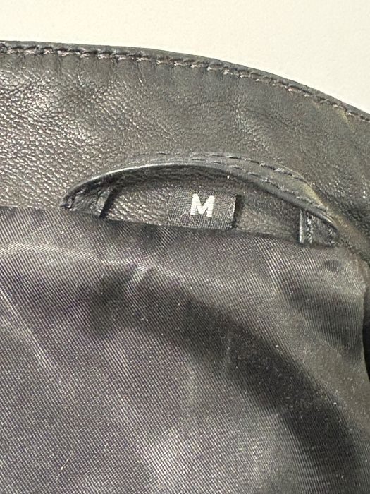 Vând geaca din piele mărimea M