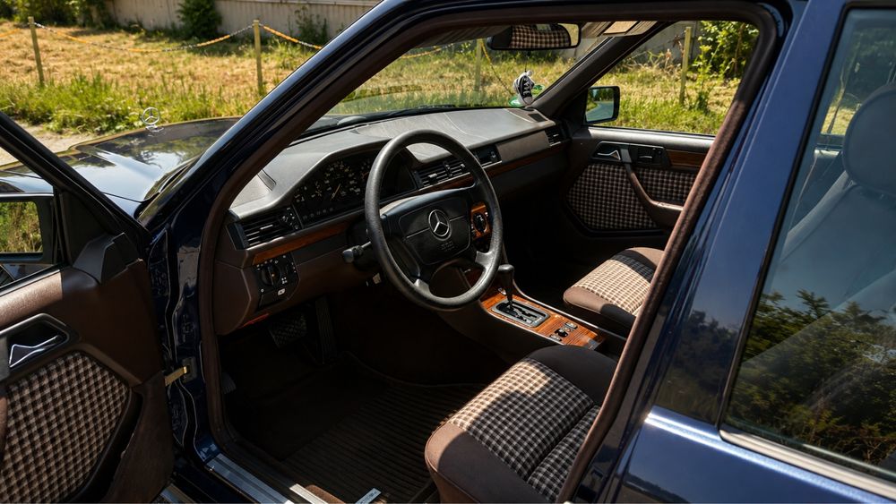 MERCEDES-BENZ E-Class 1993 — imagine 5