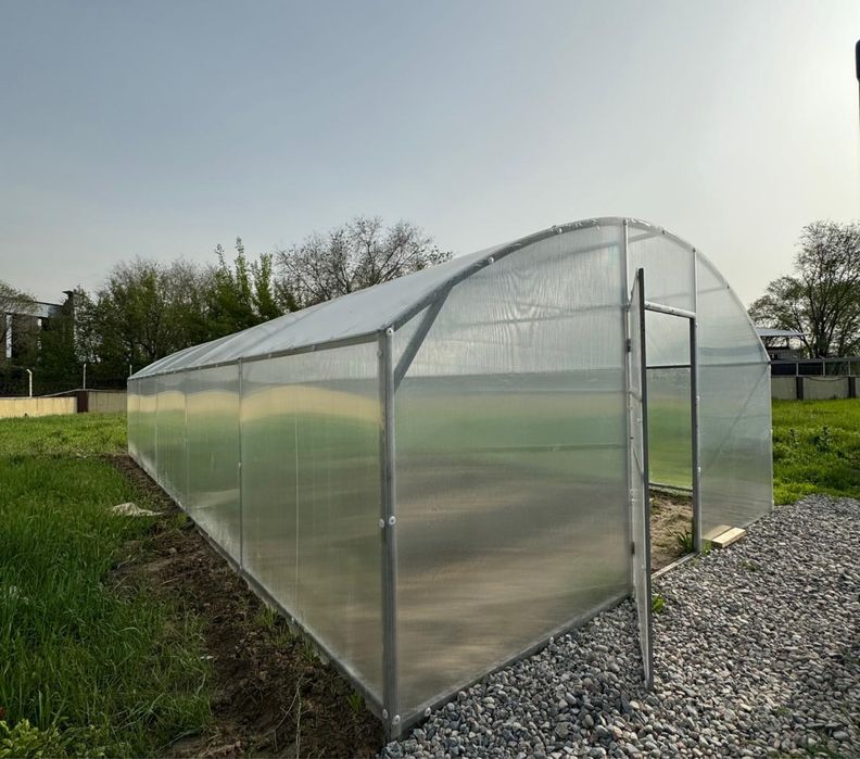 Теплица для огорода.