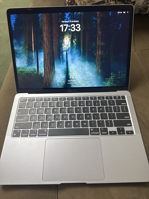 Apple MacBook M1 2020
