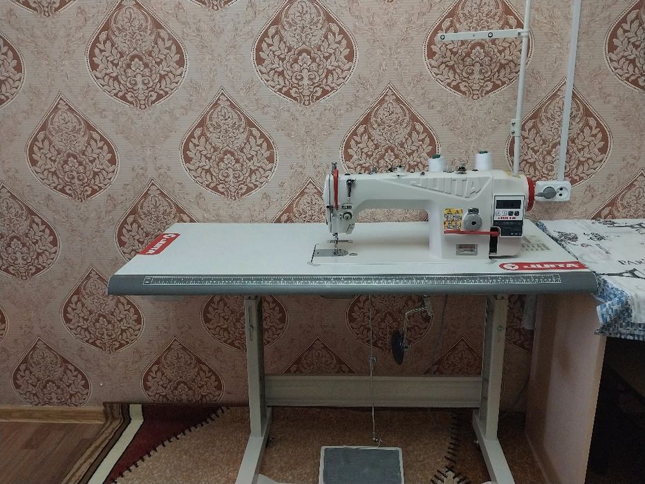 Швейная машинка JUITA