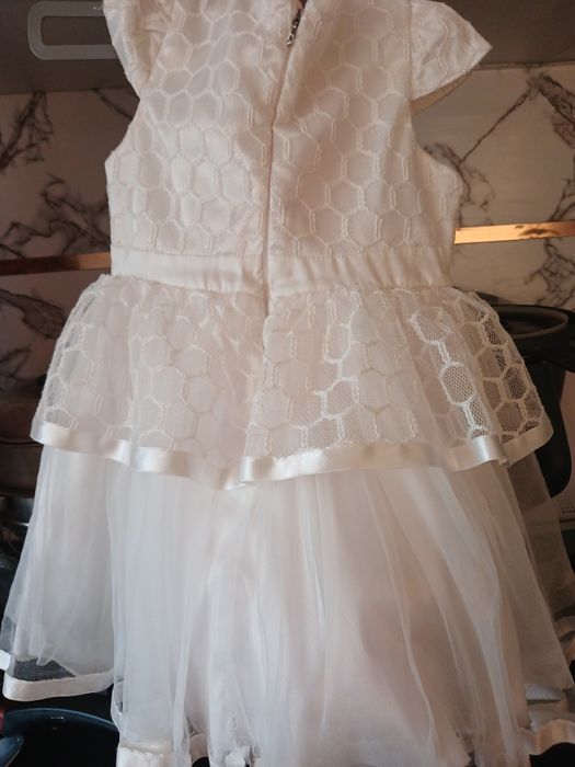 Детская платья,нарядная платья