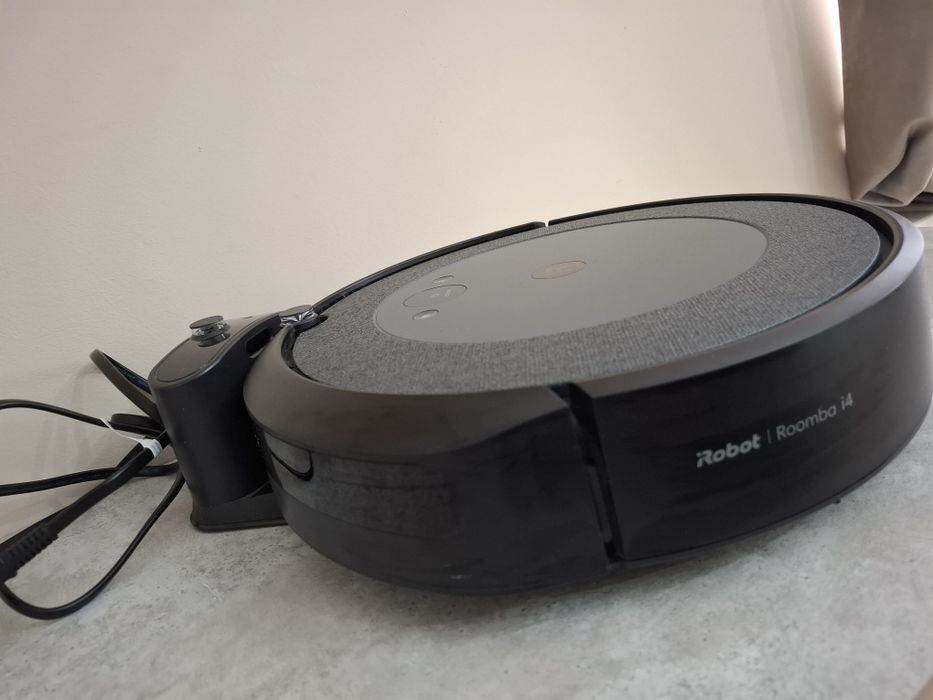 Робот пылесос Robot Roomba i4 привезён из США