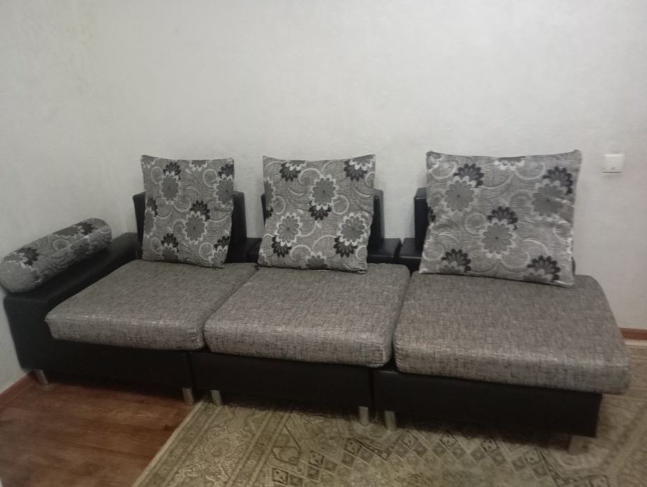 Продам диванчик небольшой