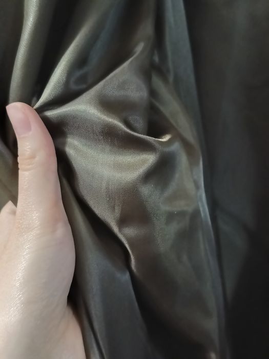 Кожаный плащ зелёный pull&bear