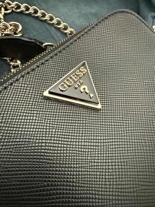 Дамска чанта Guess