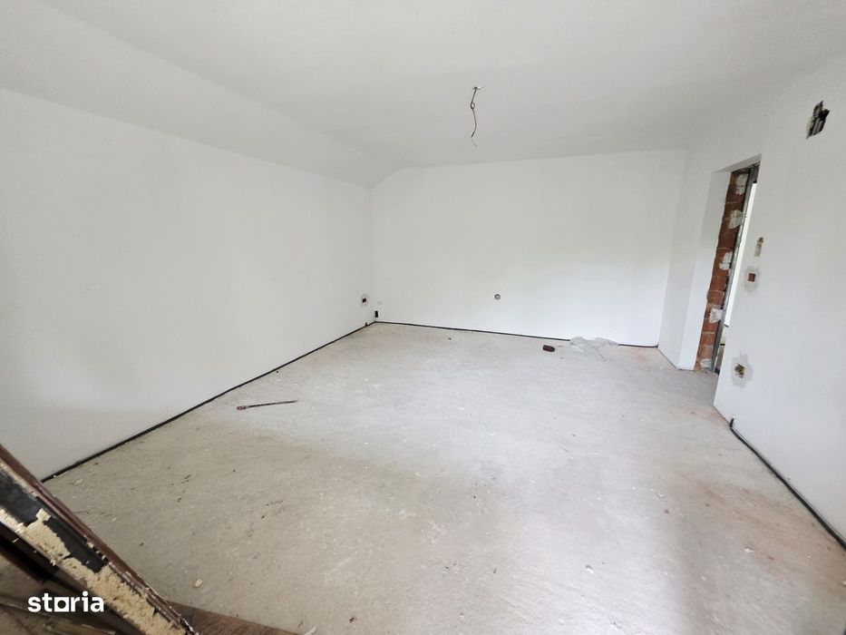 Casa cu garaj, 254 mp, teren 610 mp, zona Visan