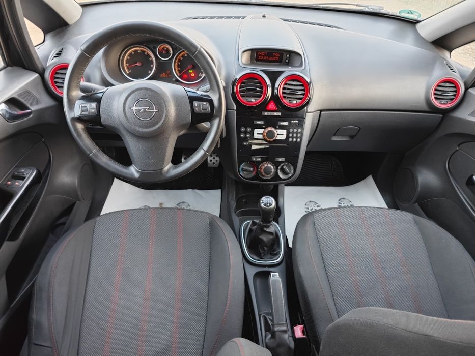 Opel Corsa D 2010 1.4i Benzină Euro 5