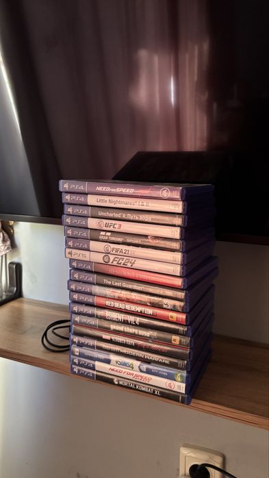 PS5+2 джойстика+Игровой телевизор+18 игр.