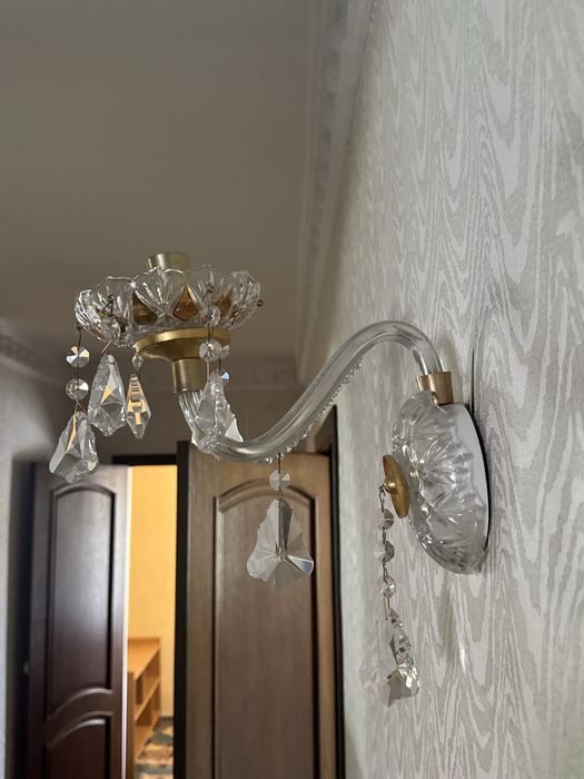Настенное бра с хрустальными подвесками