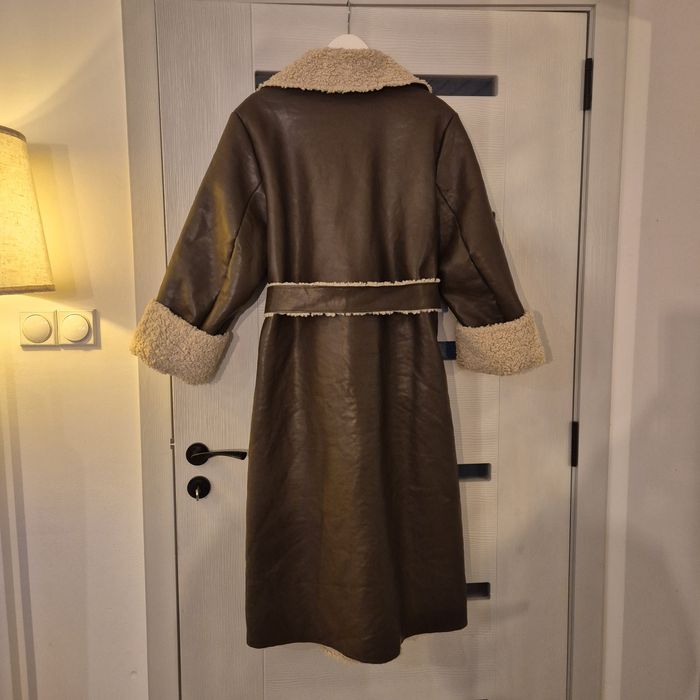 Стилно, топло зимно палто кожа/каракул в кафяво