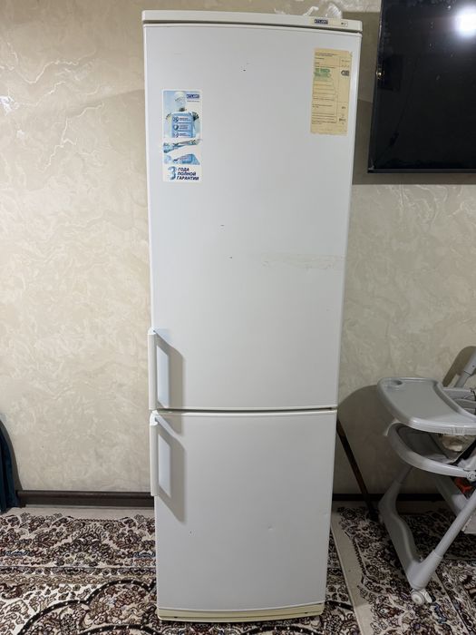 Срочно продам холодильник Атлант