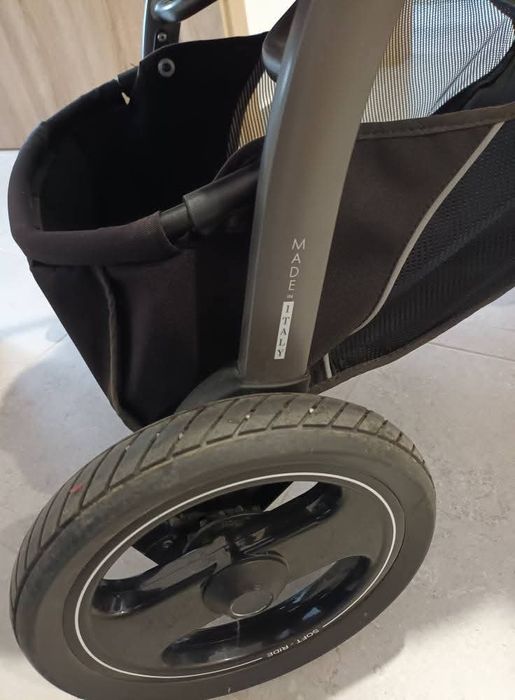 Cărucior Peg Perego -putin folosit, în stare foarte bună