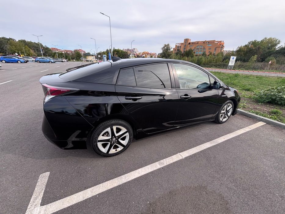 Toyota Prius продава се €10500