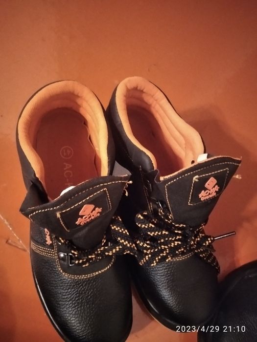 Спецобувь сатылады