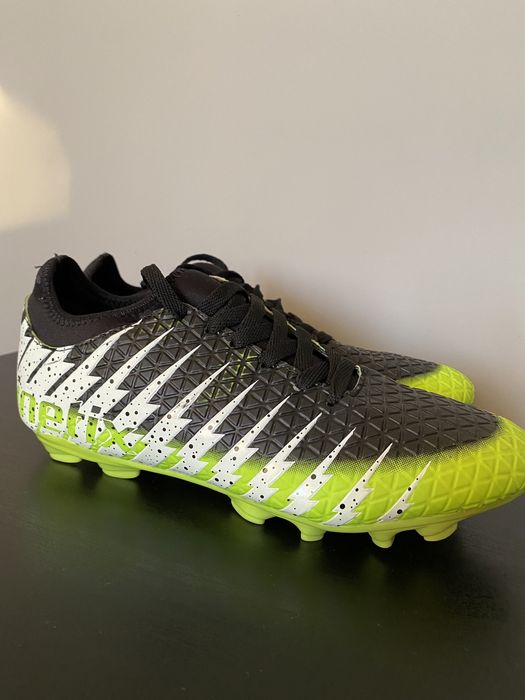 Продам новые бутсы