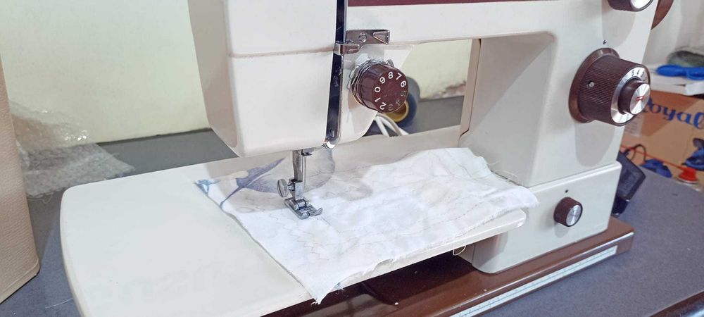 Masina de cusut Privileg Voll Zick-Zack piese metalice