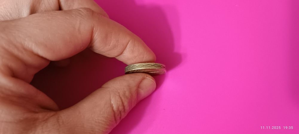 Продам монету Елизавета 2