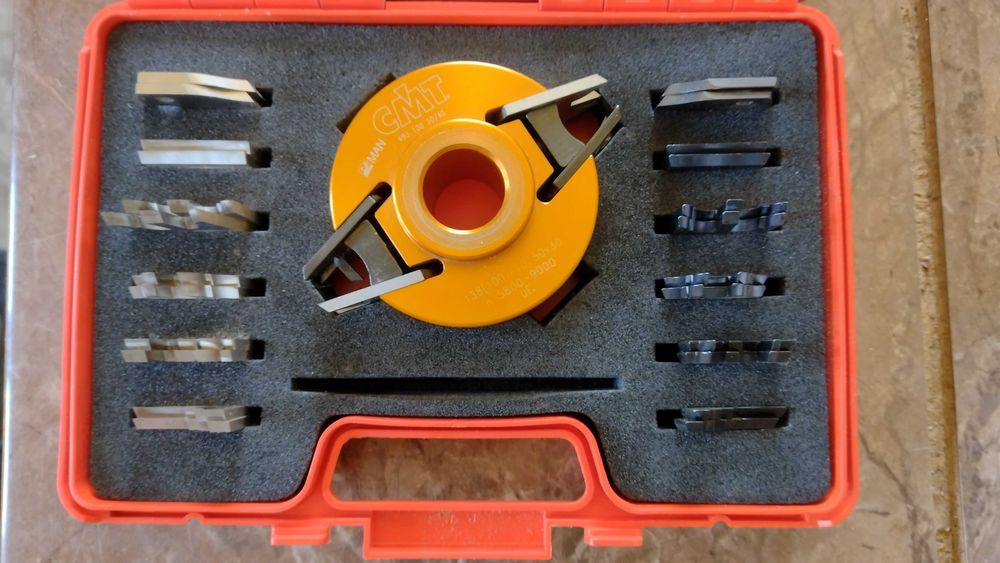 Cap de frezat cu 7 cuțite profilate amovibile, CMT 693.013.01