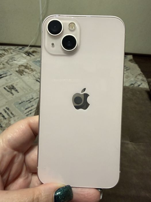 Продам Iphone 13 розовый