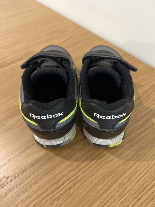 Маратонки Reebok-24 номер.Носени са,но са в много добро състояние