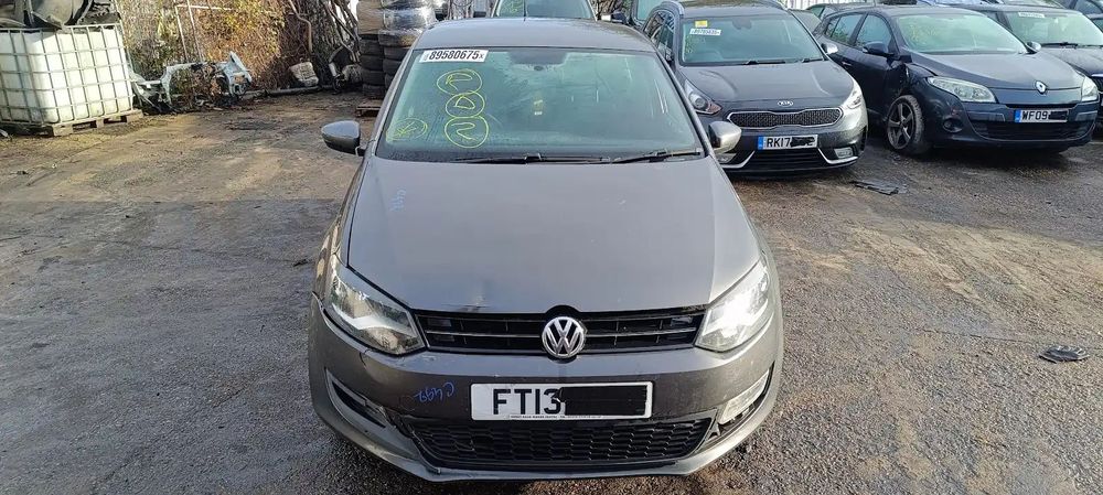 Dezmembrari / Dezmembrez Volkswagen Polo (6R) 1.2 Benz CGPB cutie viteze manuala cod culoare LD7R