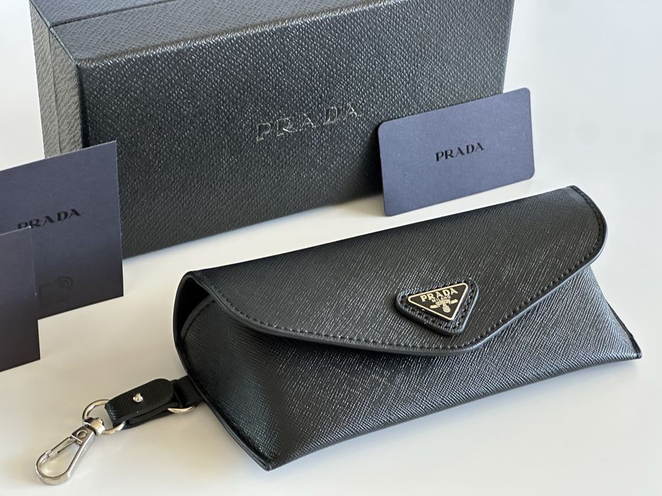 Слънчеви очила Prada