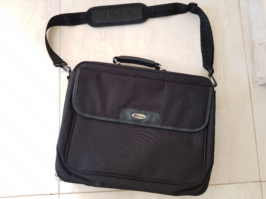 Чанта за лаптоп Targus