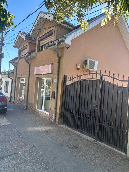 casa de vanzare in Oradea - cartierul Iosia (are inclus si spatiu comercial 30 mp)