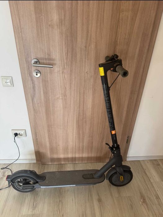 Mi Electric Scooter Essential