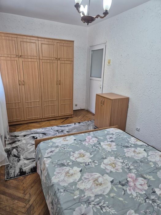 Inchiriez apartament 3 camere