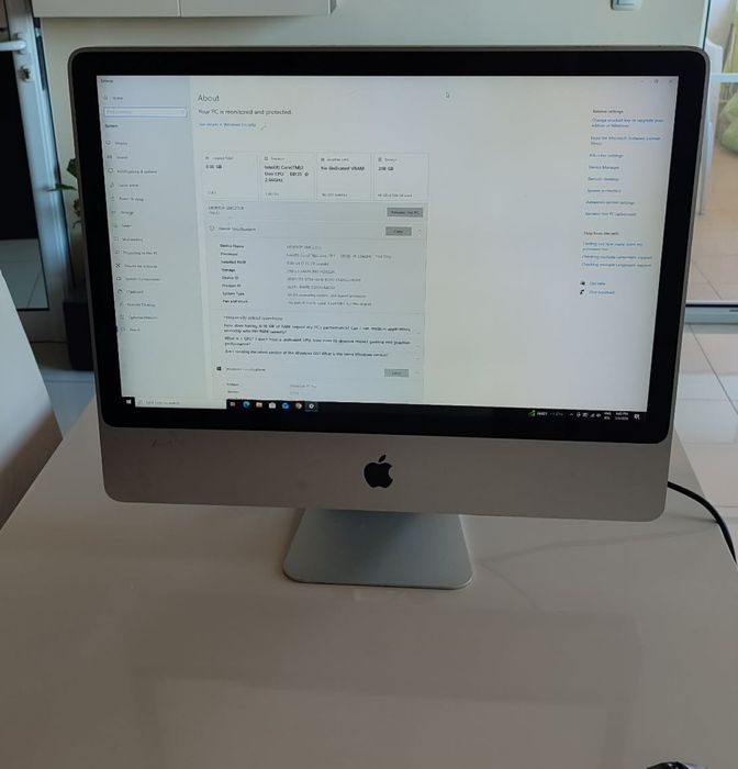 IMac компютър работещ