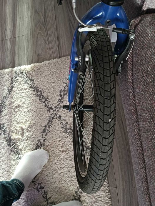 vand bicicleta pentru copii cu roti de 20 cumparata de noua si nefolosita