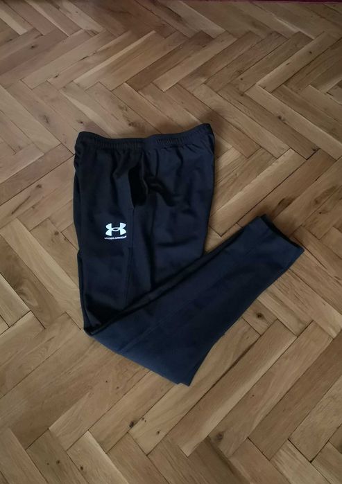 Оригинално мъжко долнище Under Armour размер М