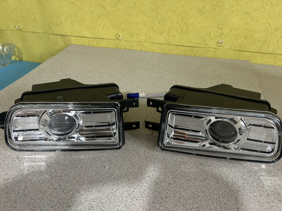 Продаеться противотуманник фары Ауди С4