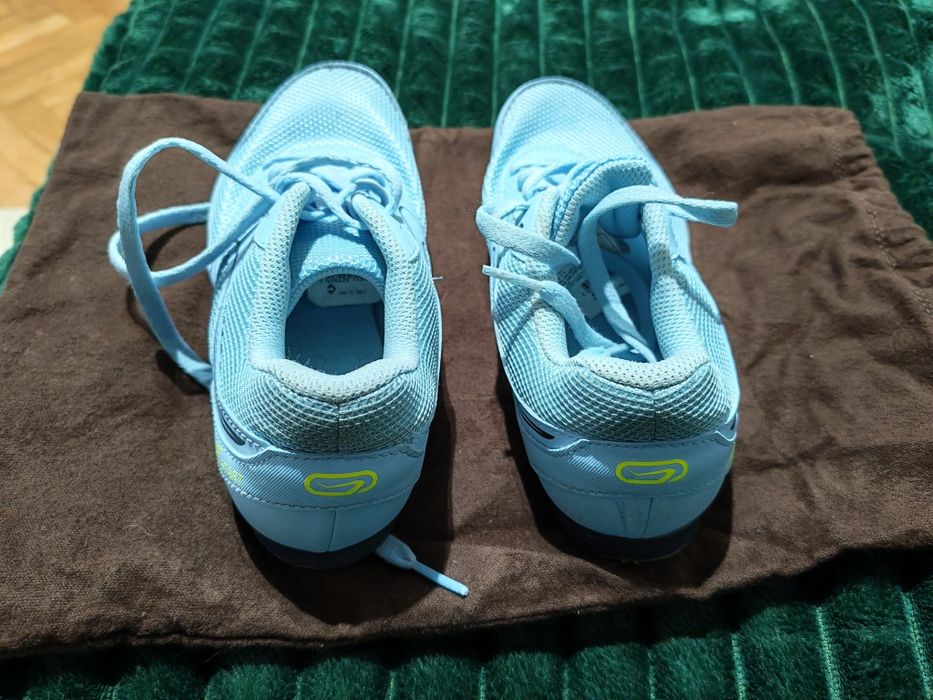 Vând adidas de alergare
