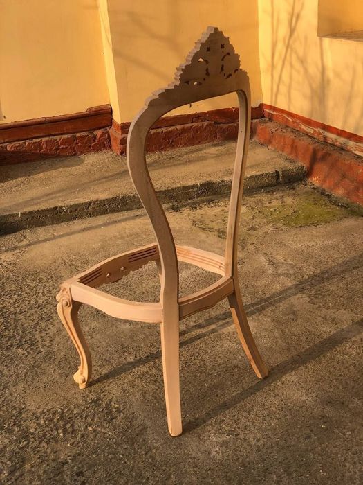 Mehmonxona uchun stollar