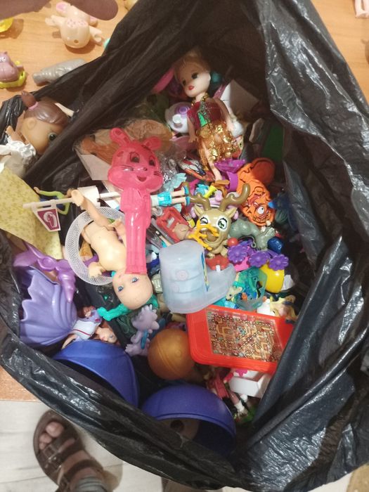 Продам игрушки от Киндер