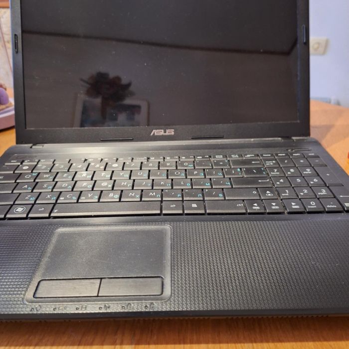 Лаптот ASUS,kомпютър